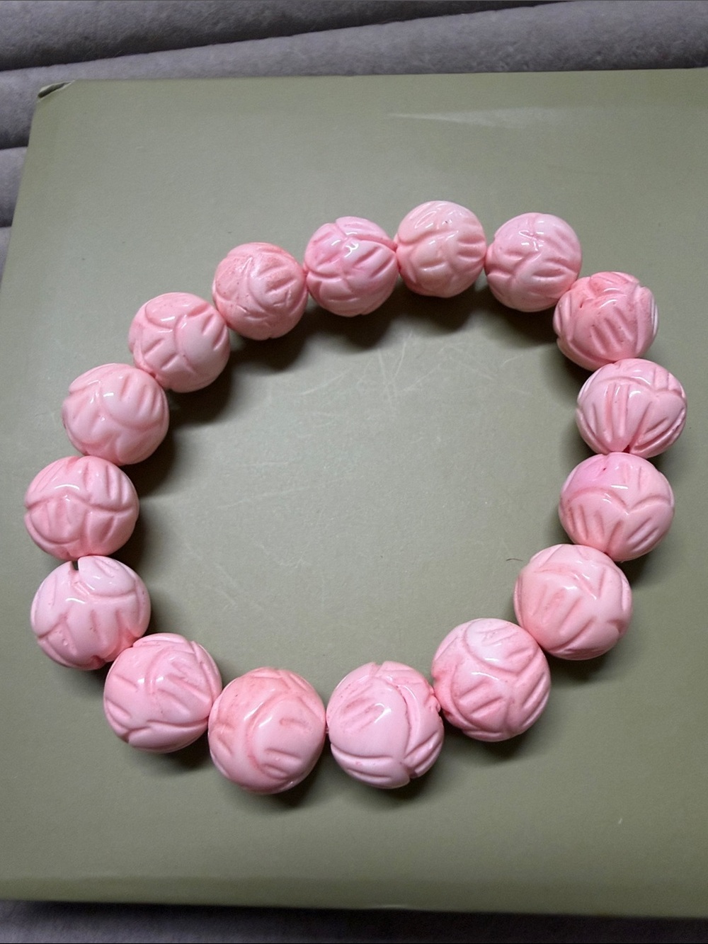 Pink queen conchshellStretch Bracelet - engraved lotus natural healing